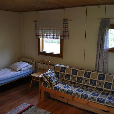 Lomavalkama 库斯塔维